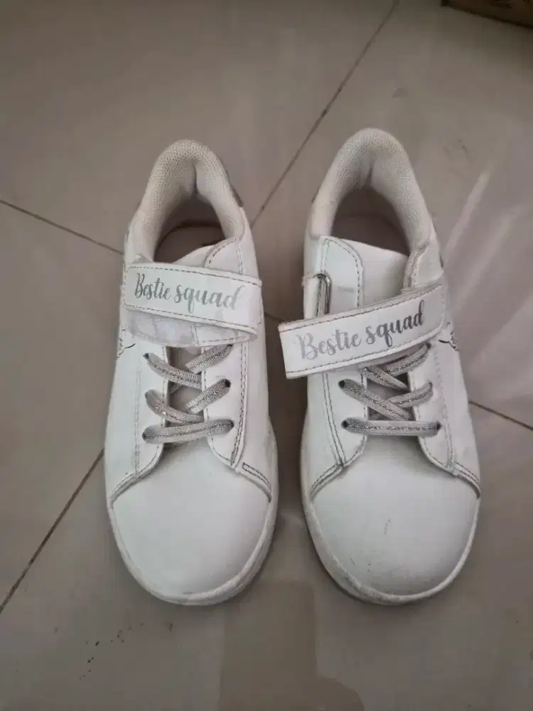 Preloved sepatu anak merk Max fashion size 29