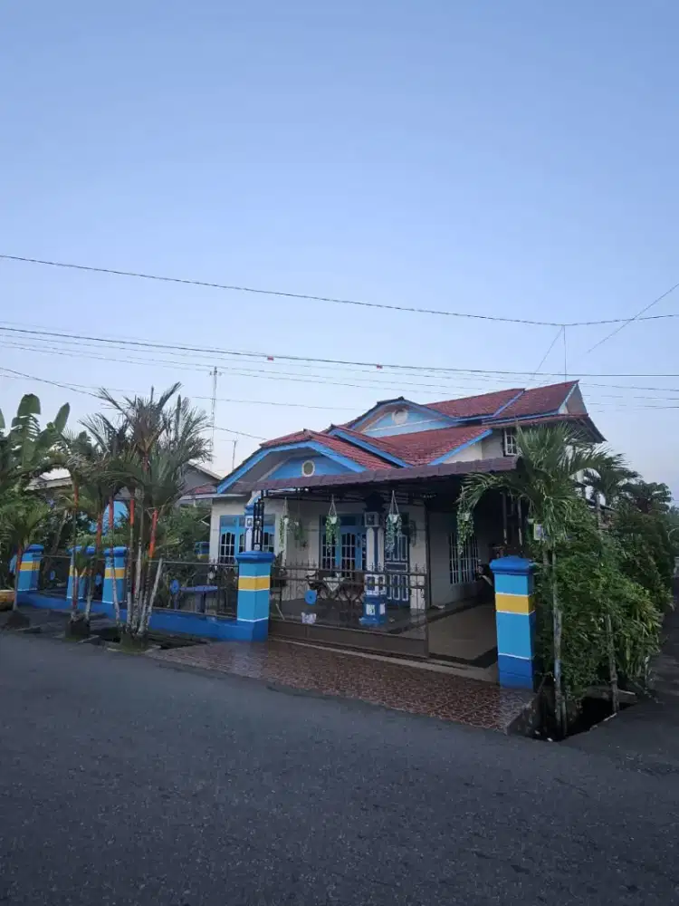 Rumah Mewah Pinggir Jalan Murah Beserta Isi