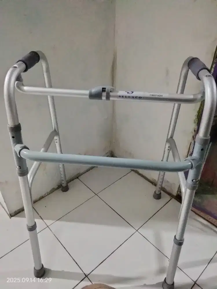 Sellaco Walker Bekas