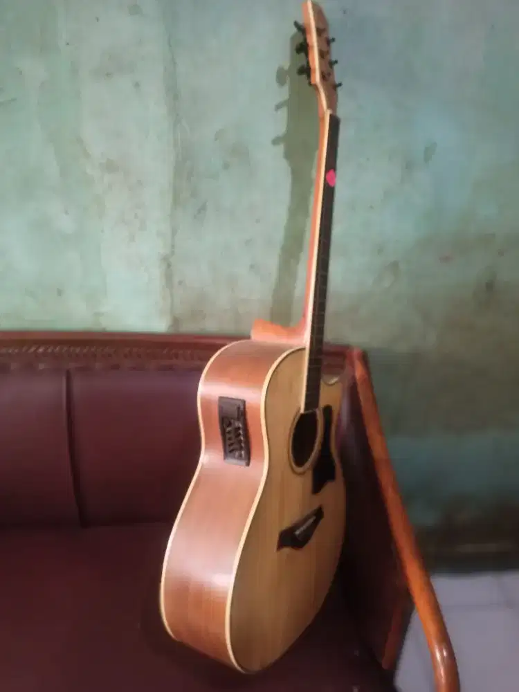 Gitar akustik JGS belum lama beli..