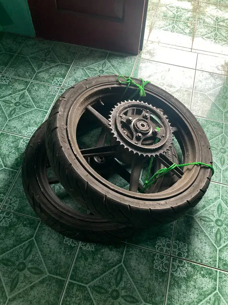 1 Set Velg, Ban, Gear