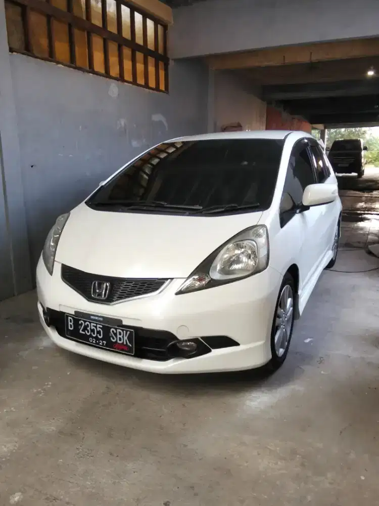 Honda jazz RS at putih mutiara