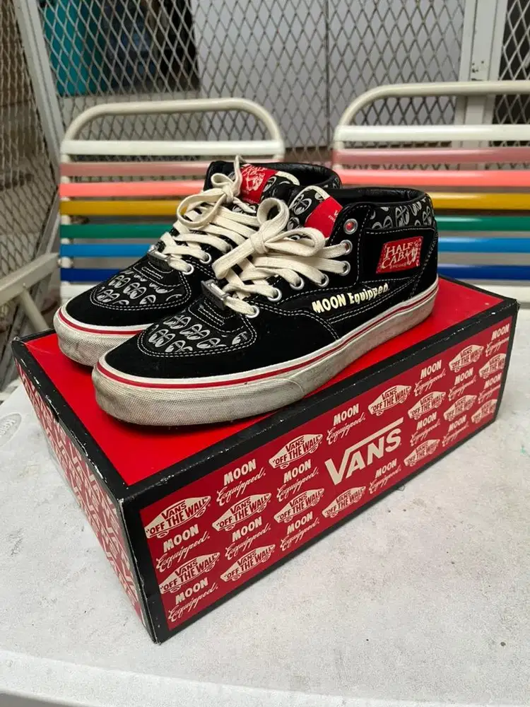 Vans half cab mooneyes series