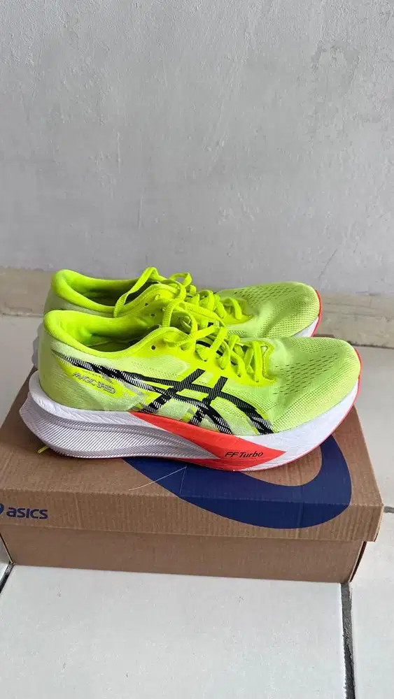 SEPATU LARI OLAHRAGA WANITA ASICS MAGIC SPEED 4 YELLOW BLACK SIZE 39