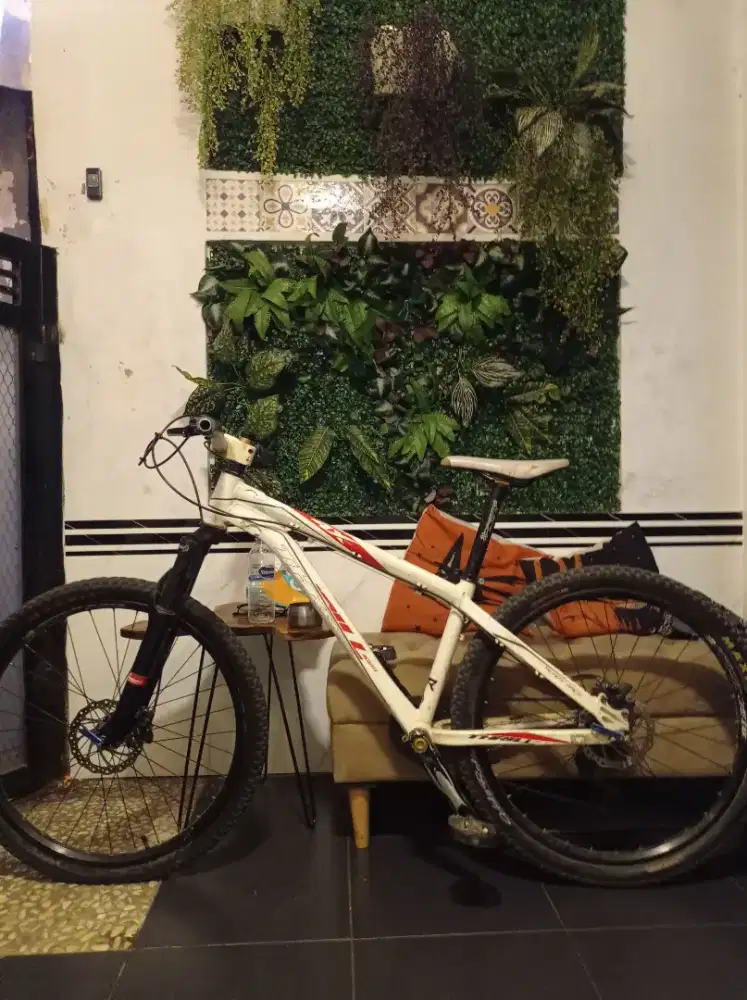 For sale fullbike MTB thrill agent 4x cross