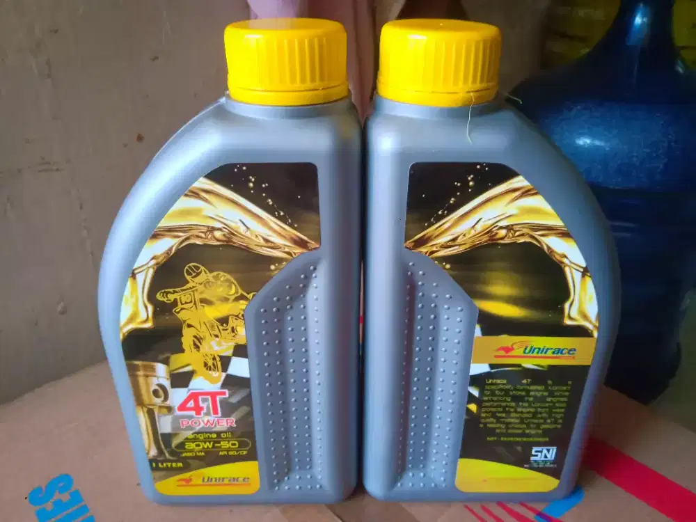 Oli mesin merk unirace 1 liter