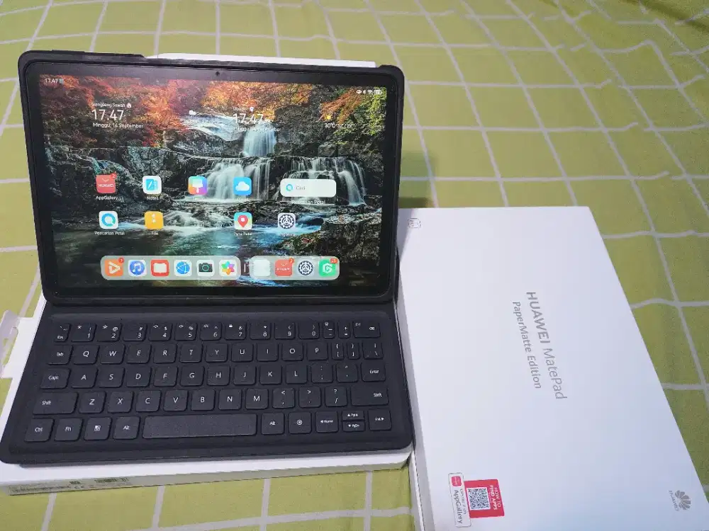 Huawei MatePad 11 8GB + Keyboard + Pencil
Papermatte Edition