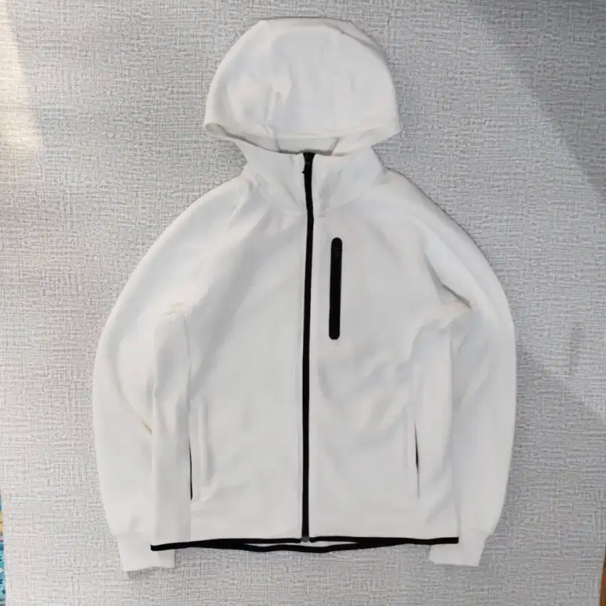 Jaket Uniqlo tech Softshell