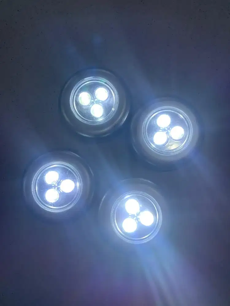 lampu lemari tempel baterai