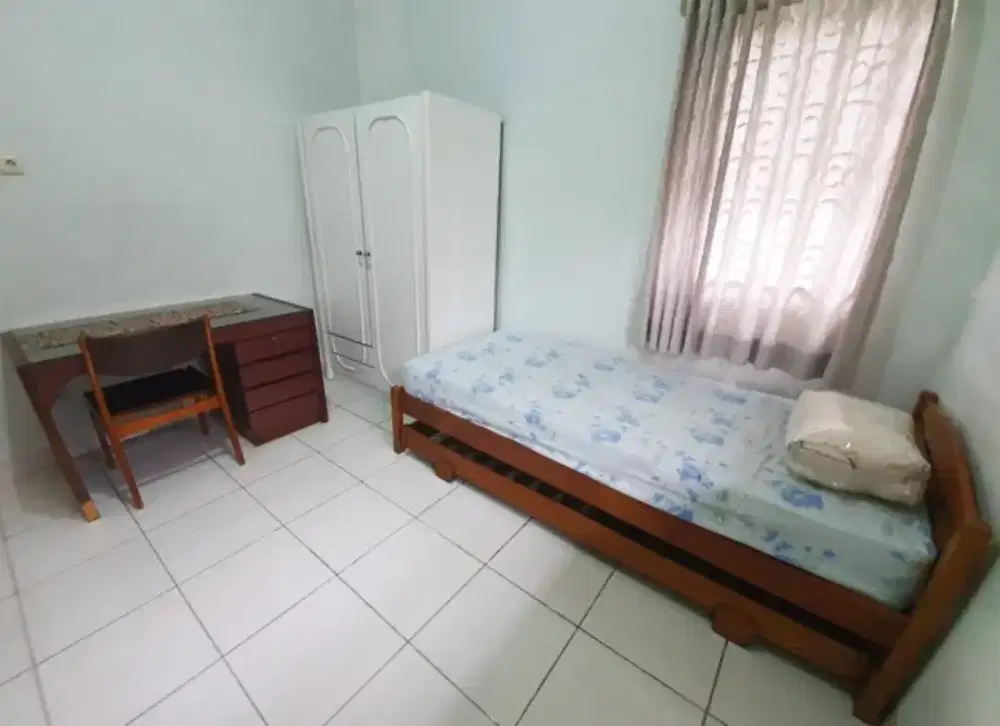 Dijual Lemari, Ranjang Susun, Meja Belajar (ex Kost)