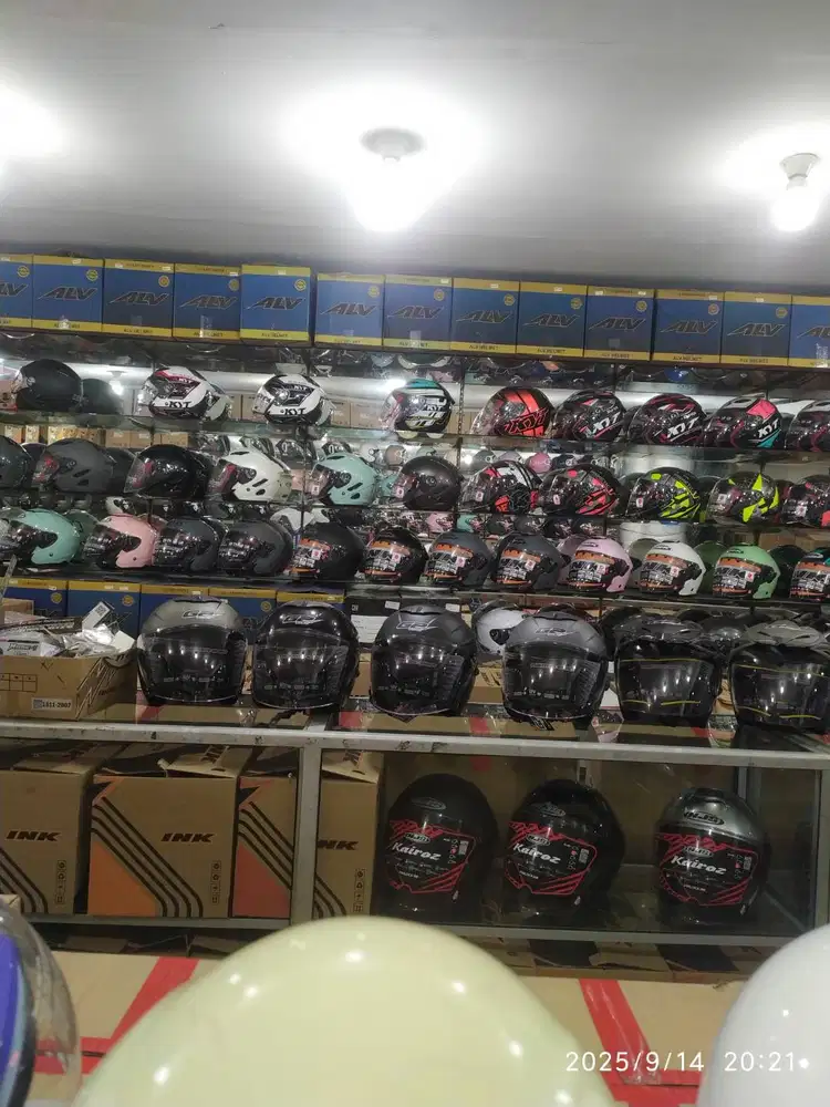 Lowongan kerja karyawan pria toko helm jakarta timur