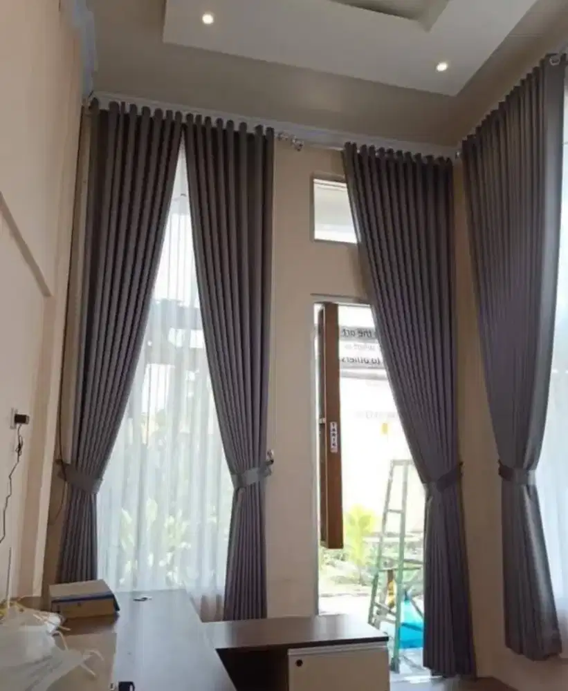 Gorden blackout tinggi