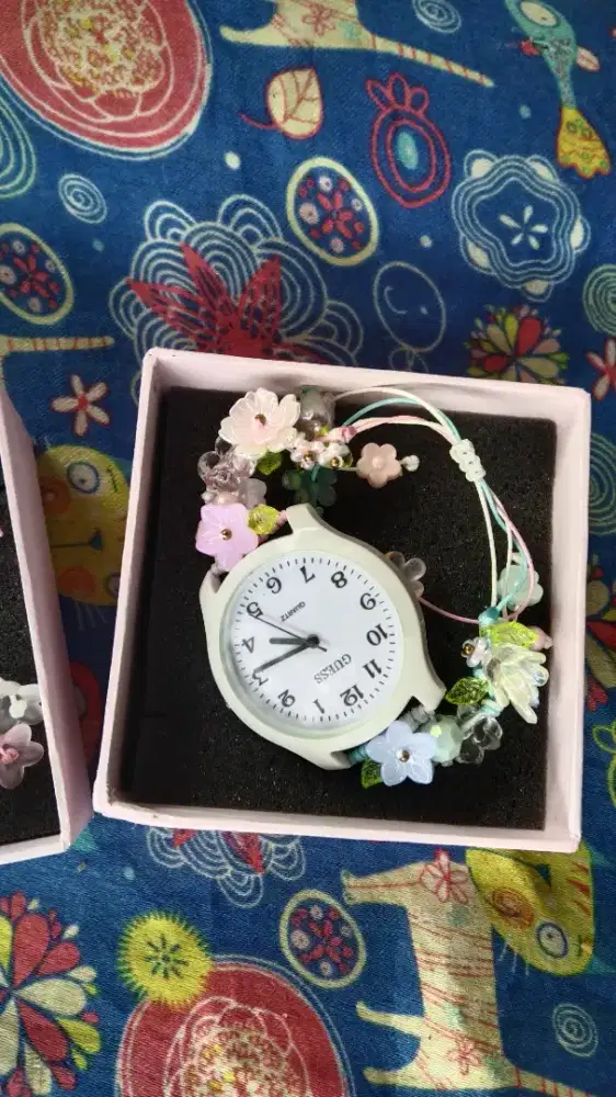 Jam tangan perempuan