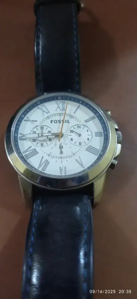 Dijual jam tangan orisinil merk Fossil