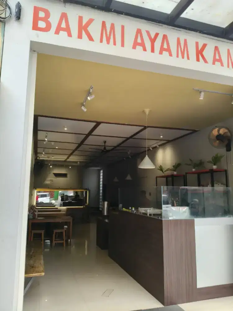 Dicari Helper untuk di resto bakmi, perempuan usia max 40 tahun