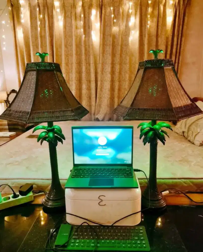 Sepasang Lampu Antik