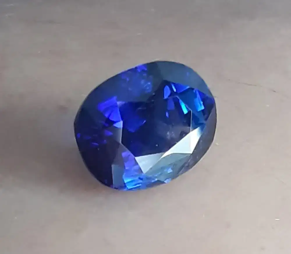 Dijual blue safir warna terbaik vivid blue asli ada memo 4.74 crat