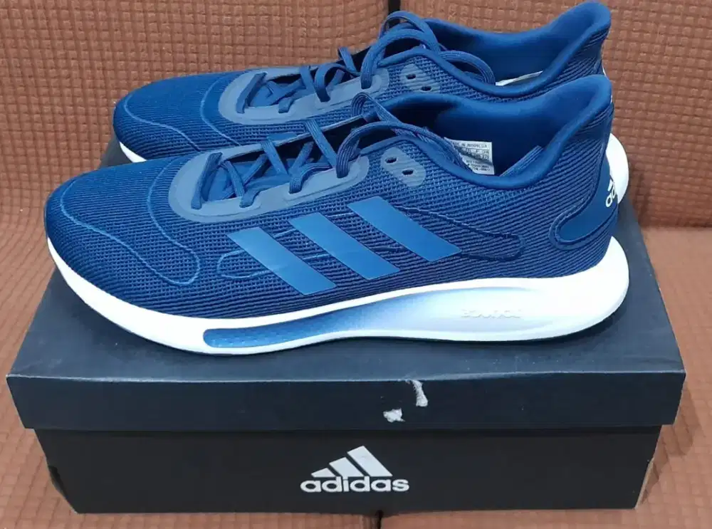 Sepatu adidas size 44 original new