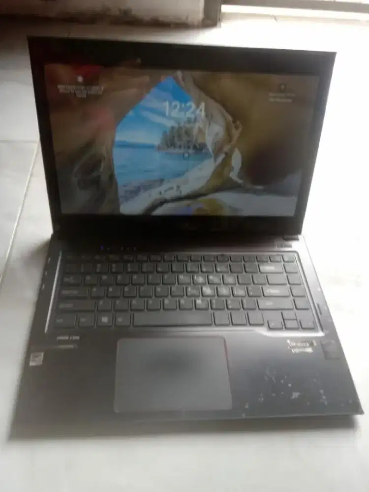 Laptop Slim Core i7 sudah Touchscreen