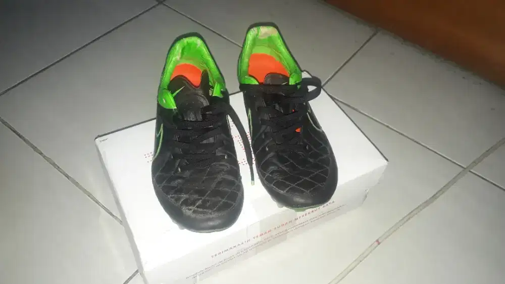 Nike Tiempo Legend V - Size 40 (25 cm) - (Jual/Tukar Tambah/Barter)