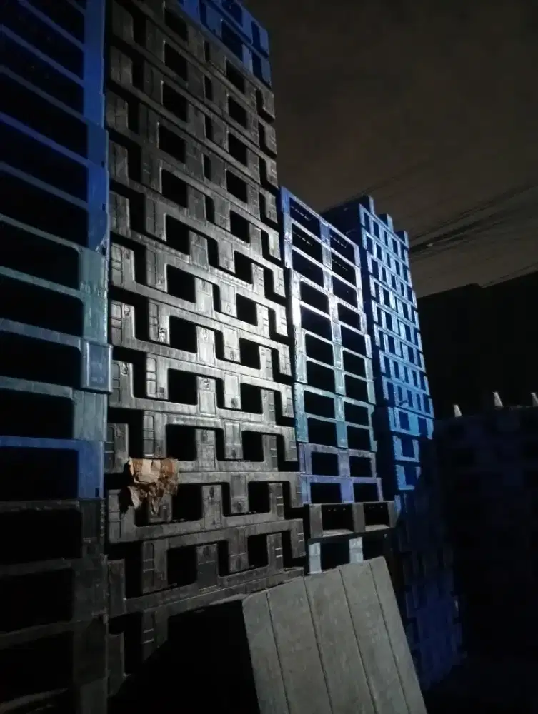 Jual beli palet baru dan bekas