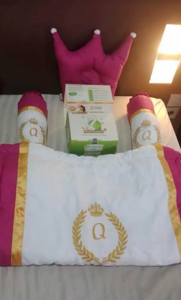 PRELOVED.BANTALMAHKOTA.GULING.DUA.BABY.BORDIR.NAMA.INISIAL.(Q)