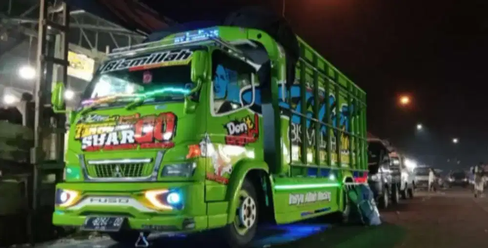 SEWA TRUK ANGKUT LOGISTIK/PINDAHAN AREA BANDUNG DALAM KOTA/PROVINSI
