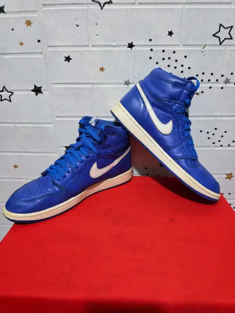 Air Jordan 1 Retro High OG Hyper Royal Original