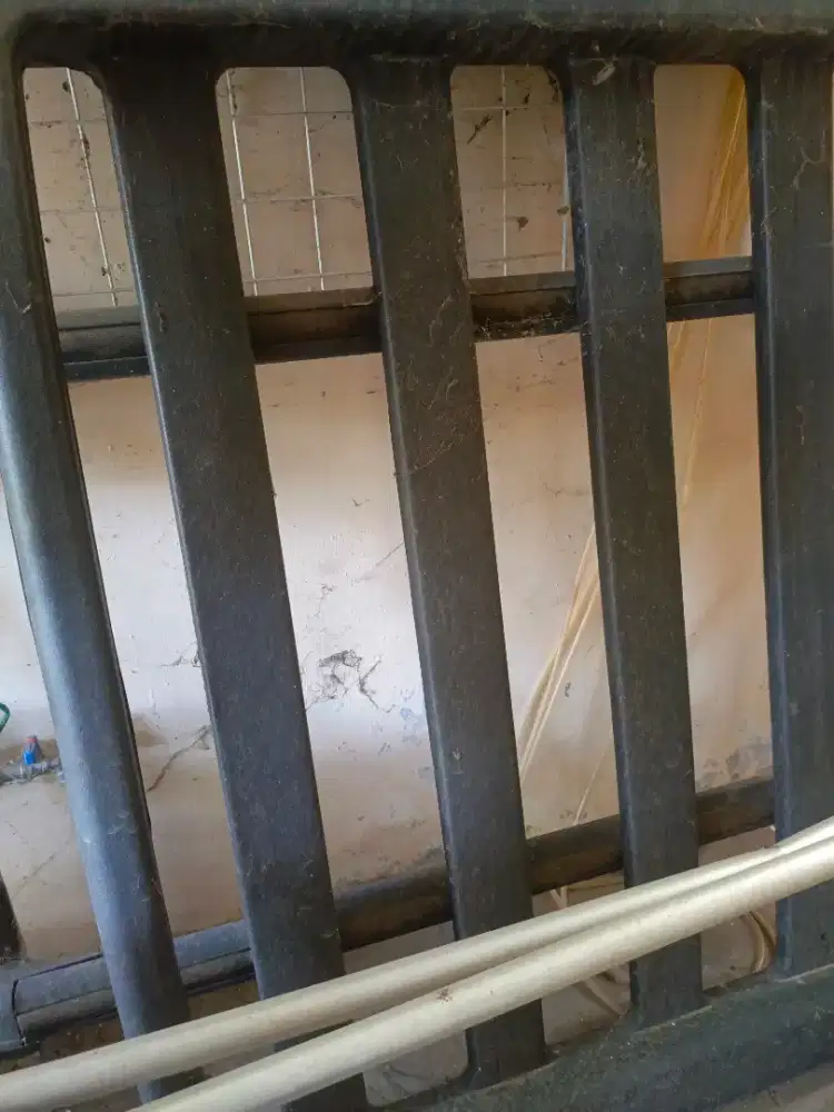 Tempat bagasi atas mobil