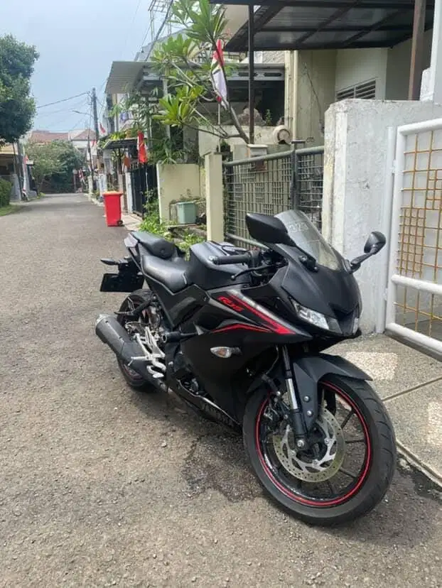 Dijual Motor Yamaha R 15 tahun 2017