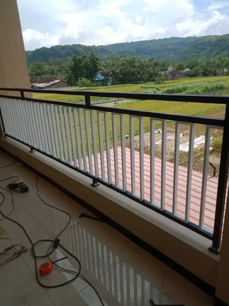 Pagar balkon minimalis