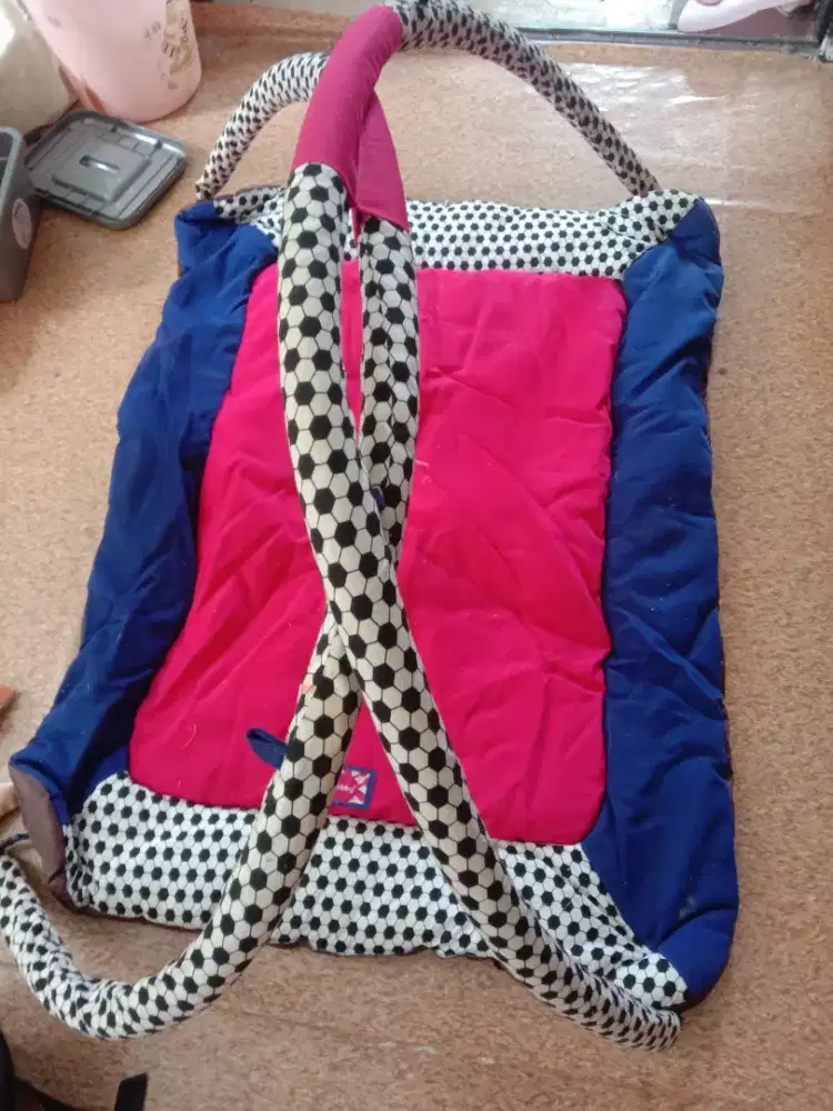 Tempat tidur bayi ada gantungan buat mainan