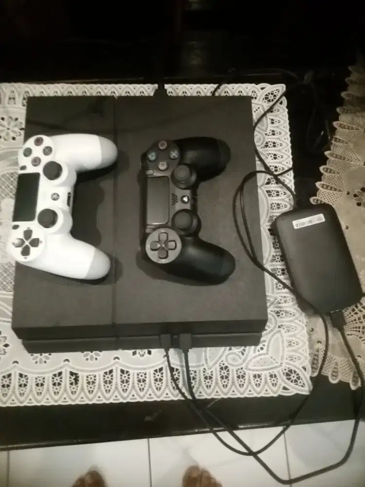 Dijual ps4 fw 12.50 penyimpanan 1 TB+HDD eksternal 500 GB
