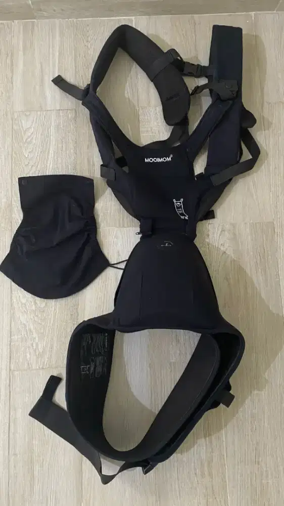 Gendongan Bayi Mooimom