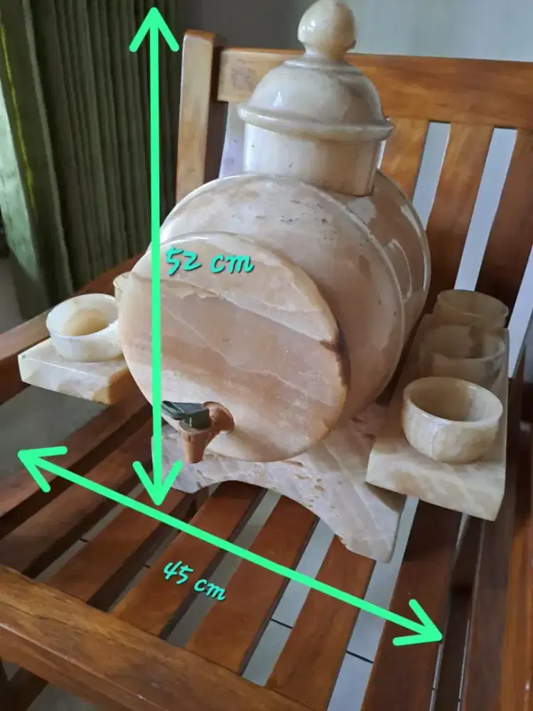 Guci marmer water dispenser