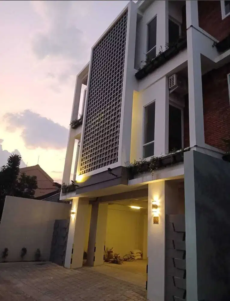 Dijual Kost Eksklusif 3 Lantai lumayan baru, 24 Kamar full penghuni di