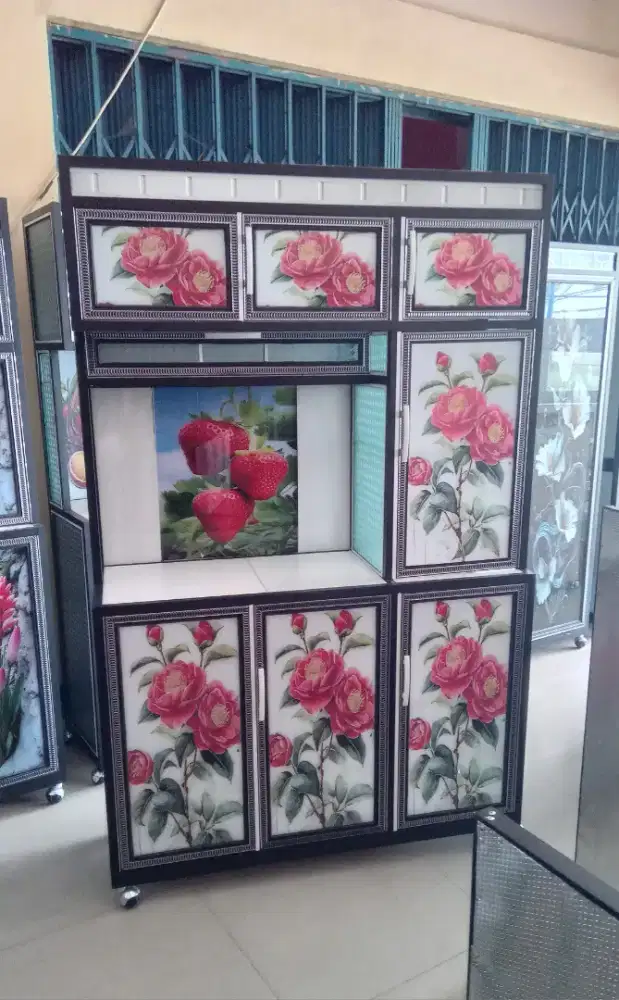 Lemari kaca almanium 3 pt