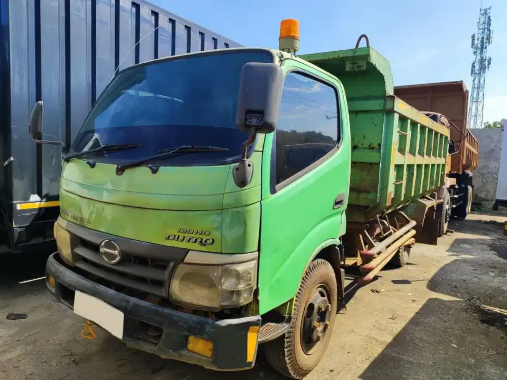 Hino Dutro 130HD 6 Roda Dump Truck 2014