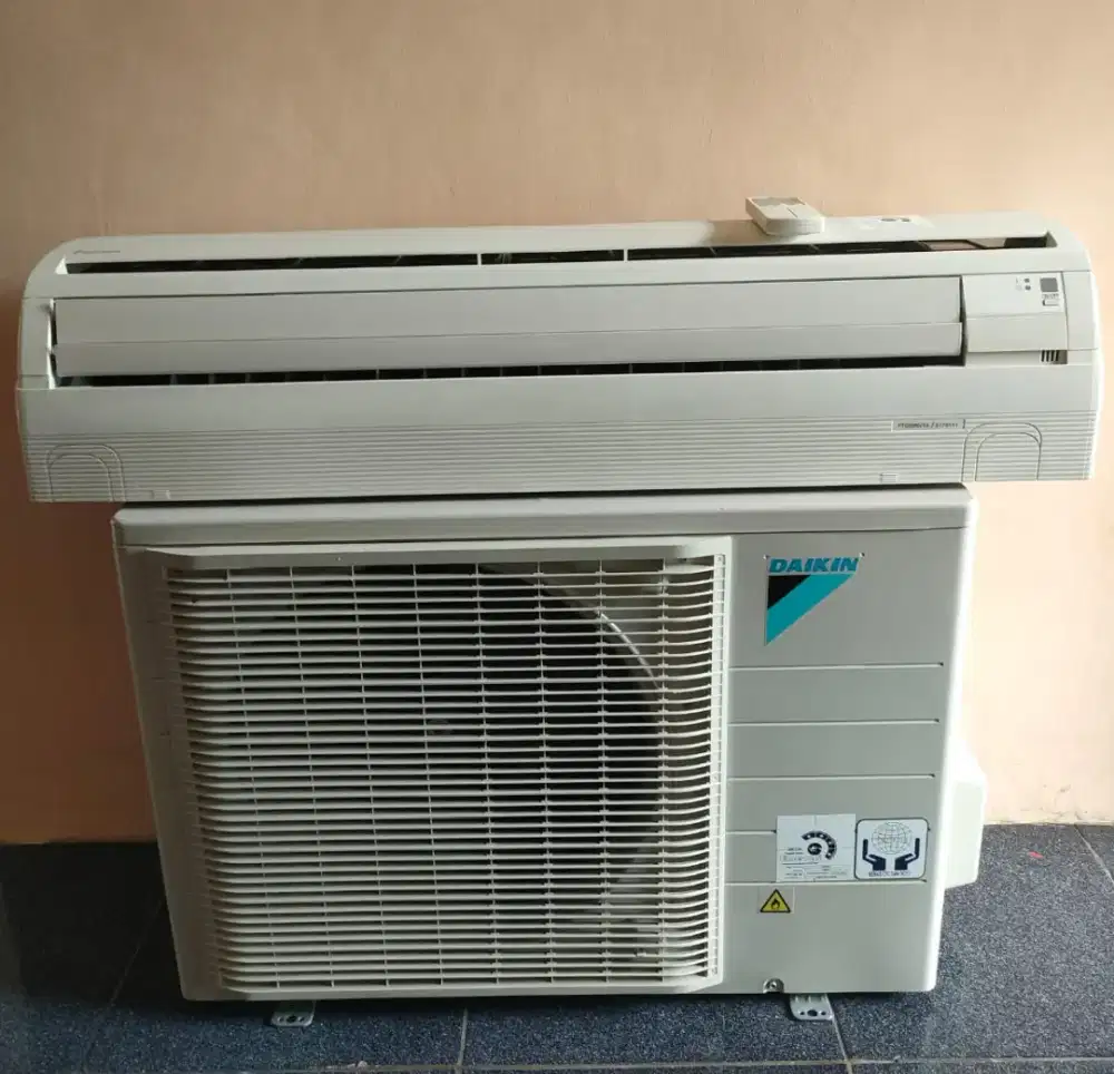AC Daikin Thailand 2 PK freon R32 like new