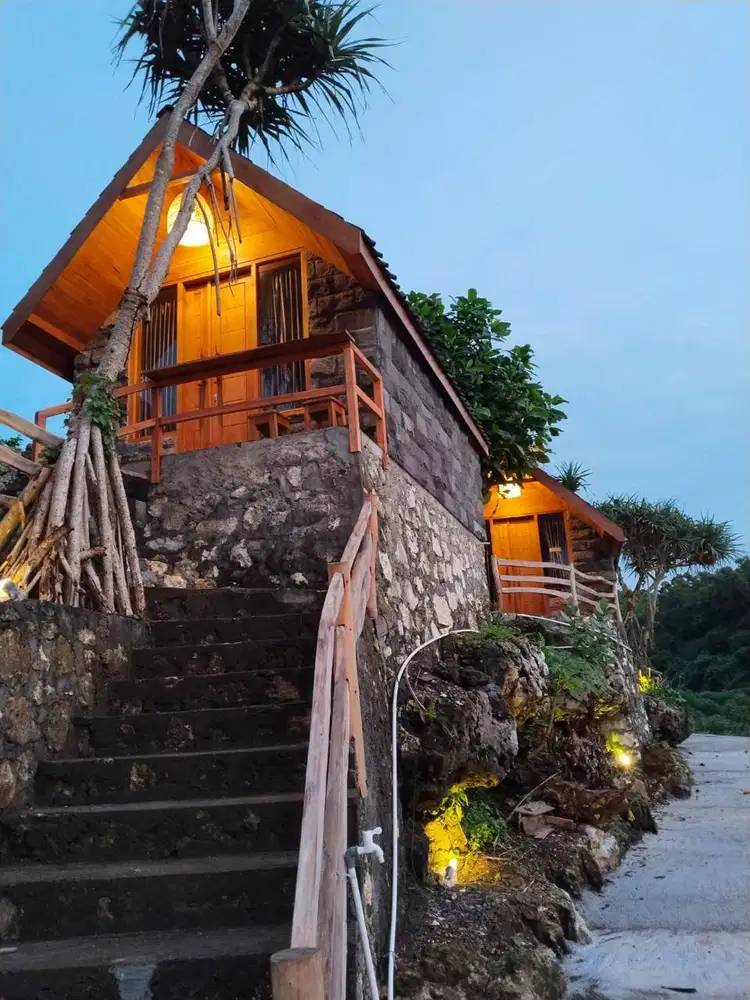 Dijual Kompleks Villa dan Joglo Siap Usaha di Dekat Pantai Watu Kodhok