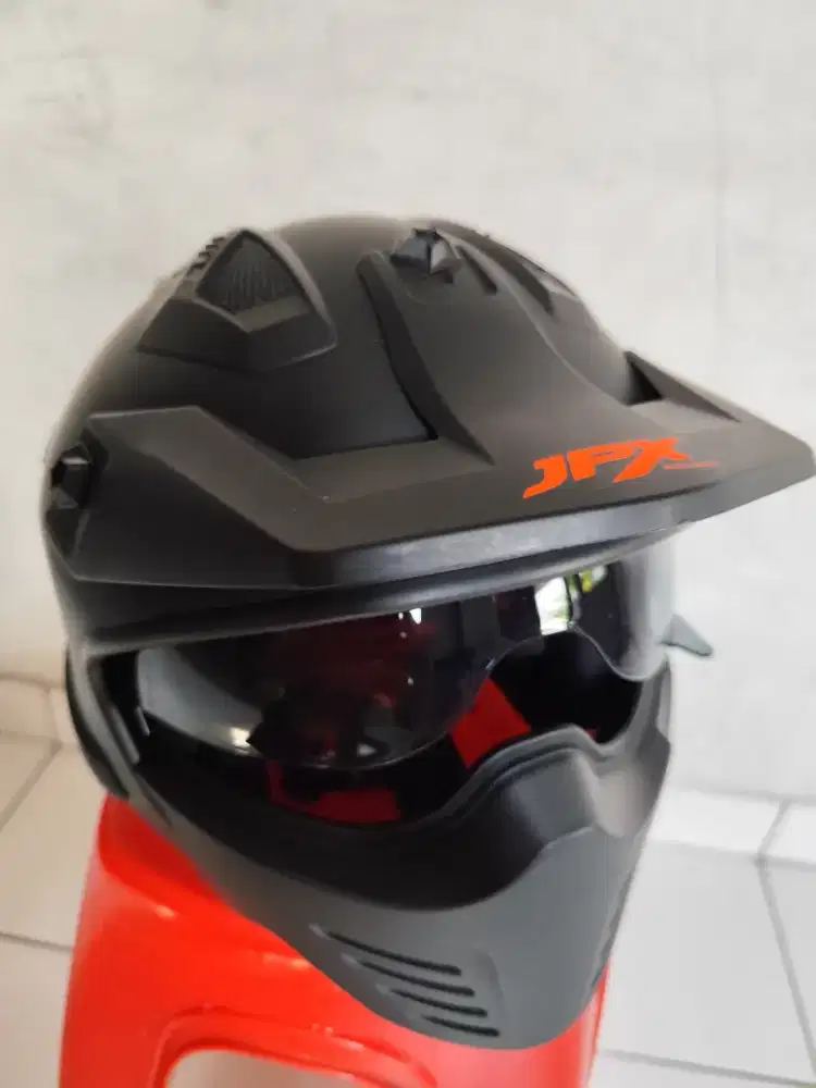 Di jual helm JPX hitam
