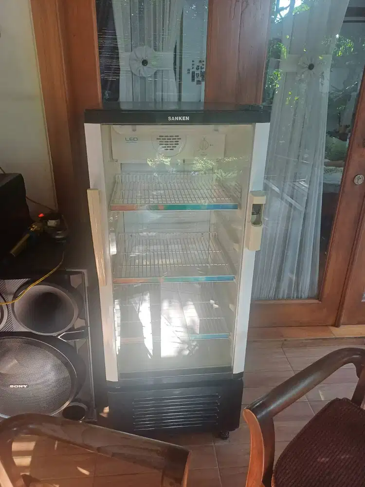 Showcase Kulkas 3 Rak SANKEN SRS-188BK