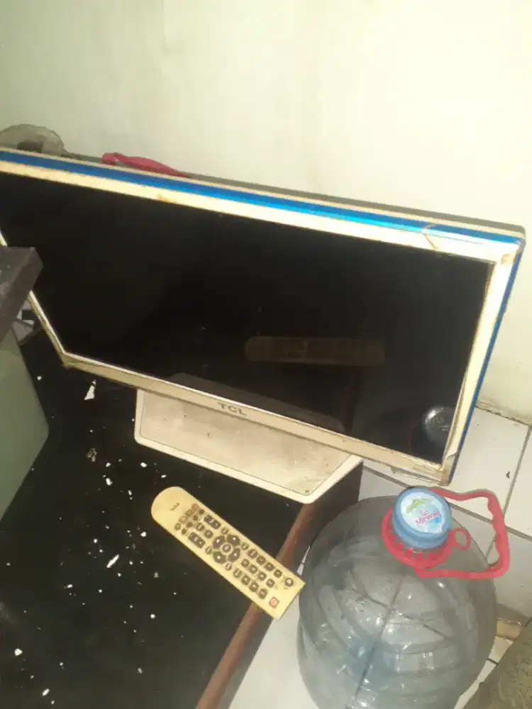 Tv bekas TCL 24 Inch Type : L24E4200