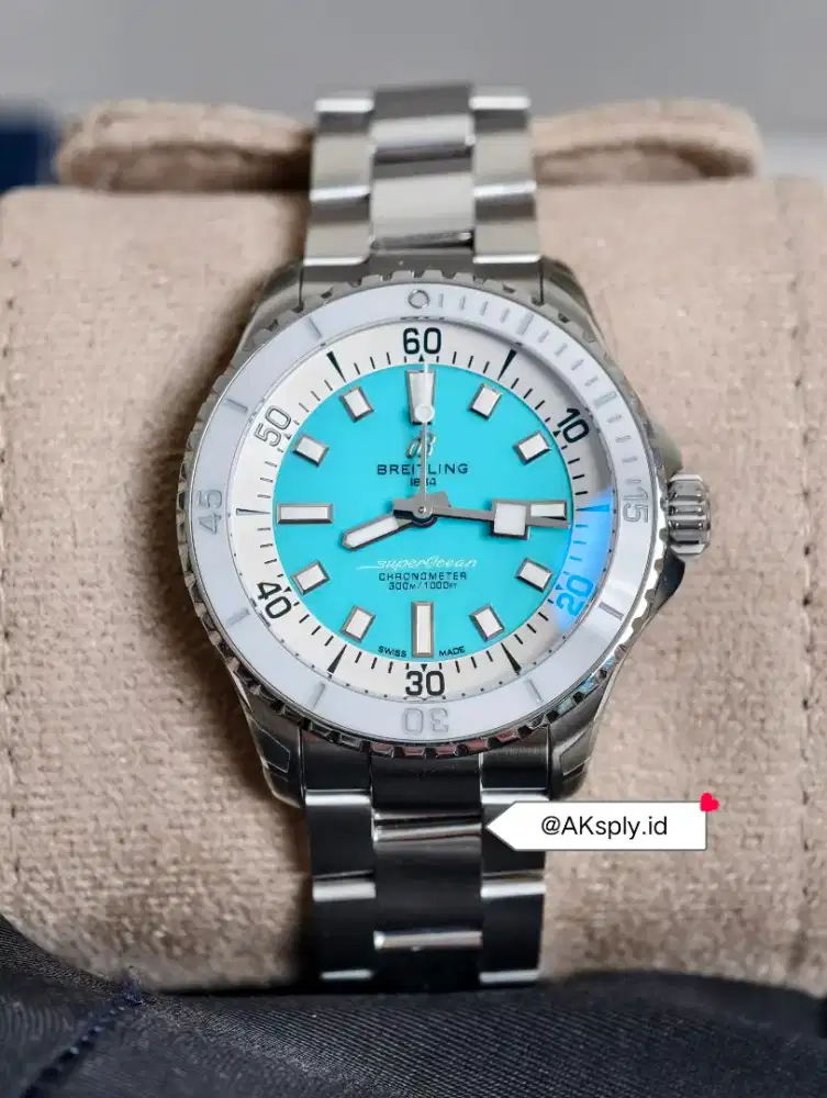 Breitling Superocean Automatic Tiffany Blue