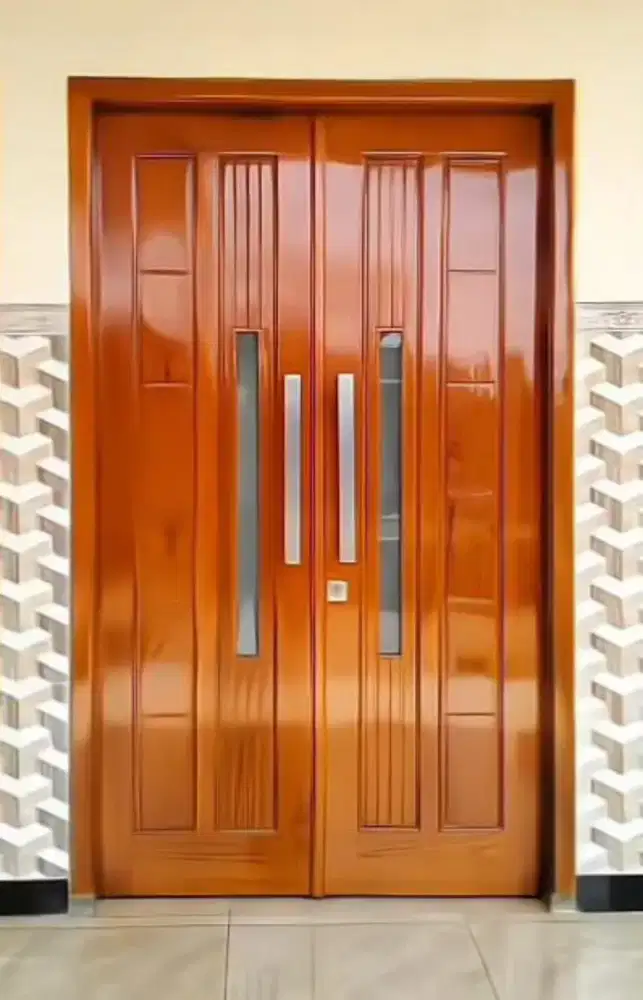 Pintu utama jati