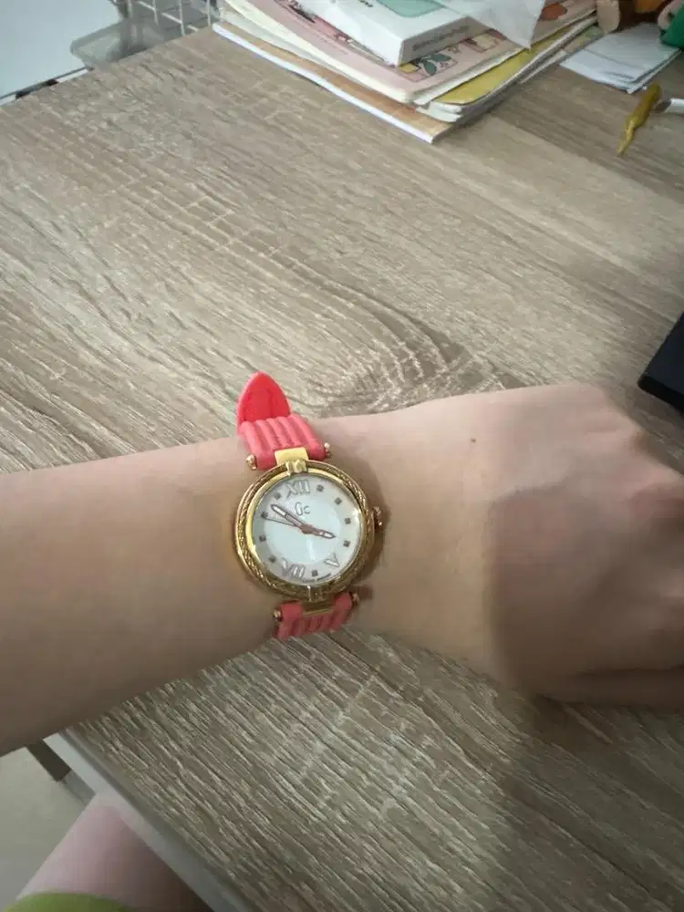 Jam tangan wanita guess gc