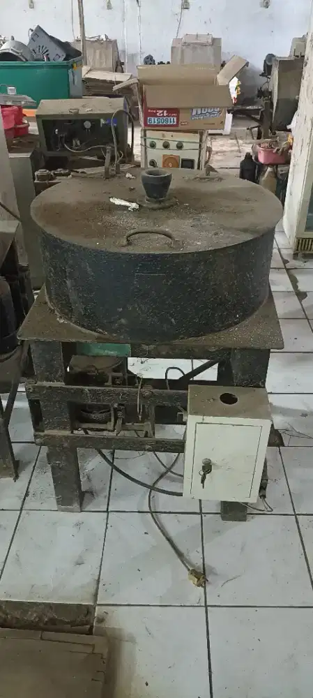 Mesin spin casting timah