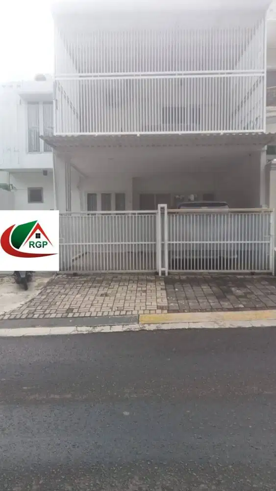 Rumah Dijual Posisi Strategis di Boulevard Legenda Wisata Cibubur  ‎
