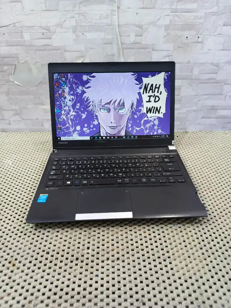 Toshiba dynabook INTEL core i3 ada minus