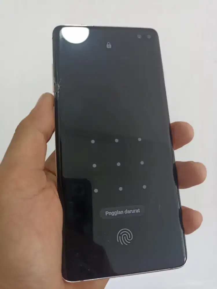 Samsung s10 plus 8/512 minus desk